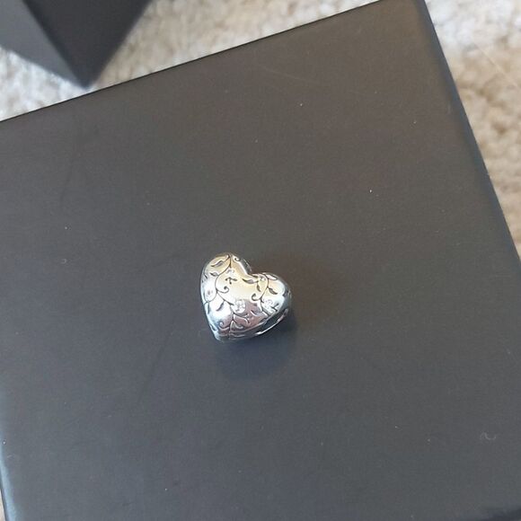 925 Sterling Silver Heart Charm - Picture 2 of 6